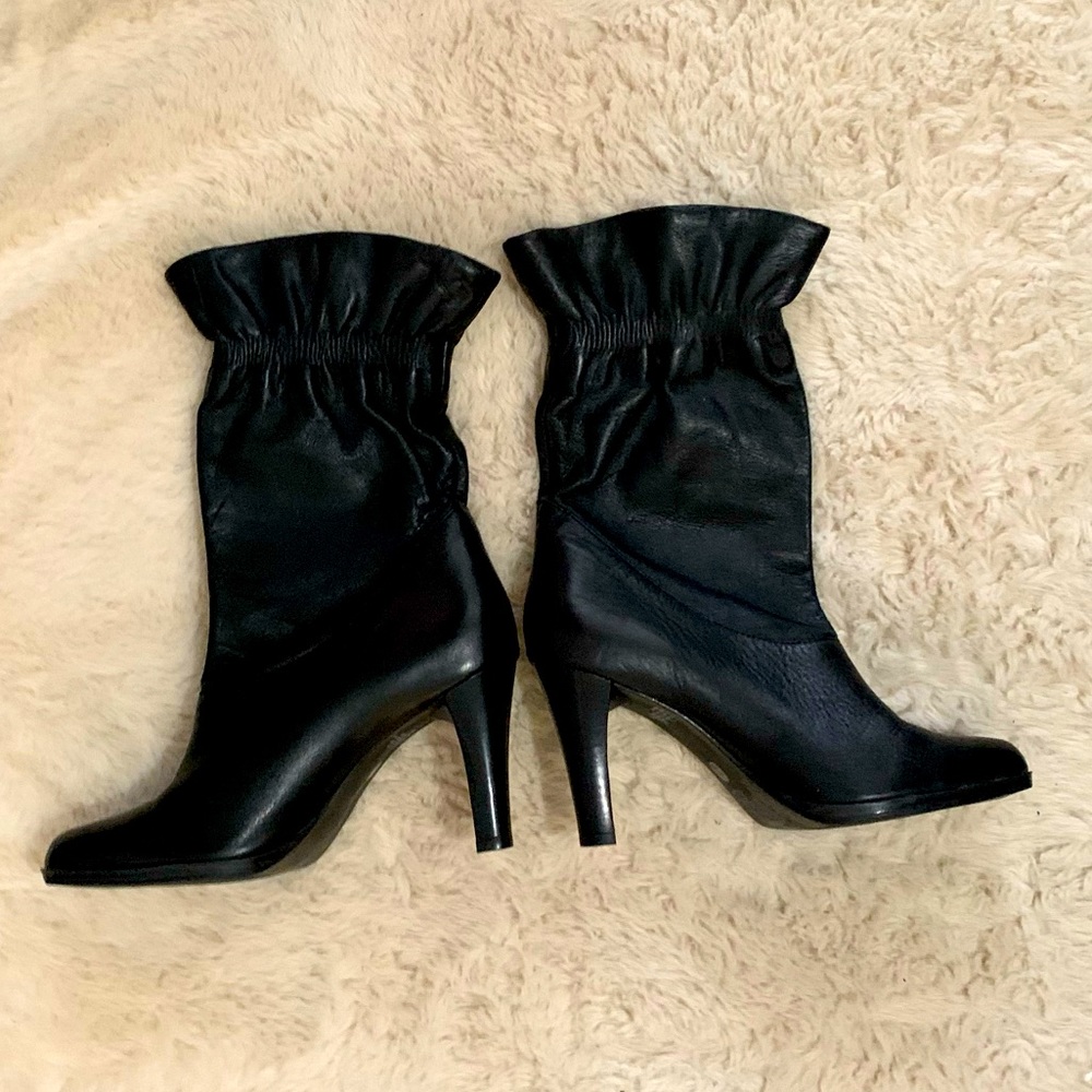 Worthington black leather heeled boots with cinched top size 6.5 - super cute!